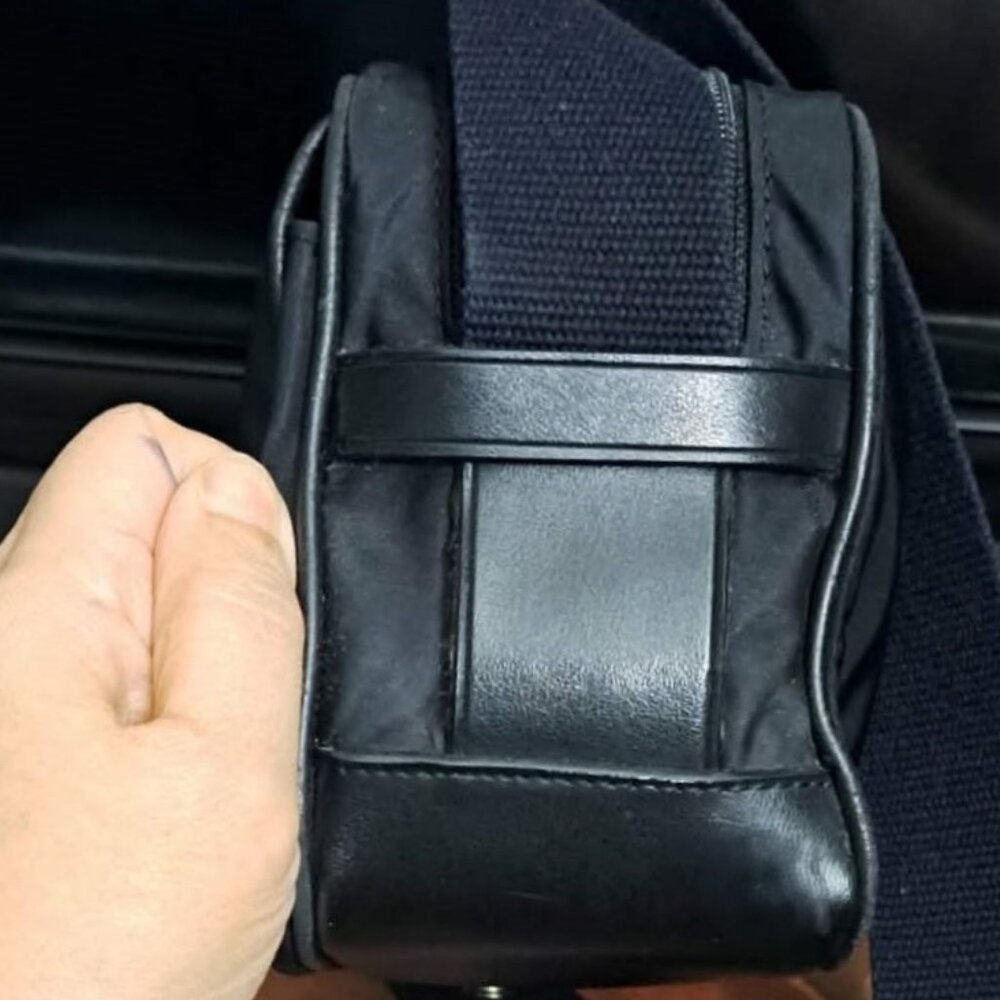 Nine West High-quality Rainproof Nylon Leather Trim Crossbody Bag Like New - Picture 6 of 10